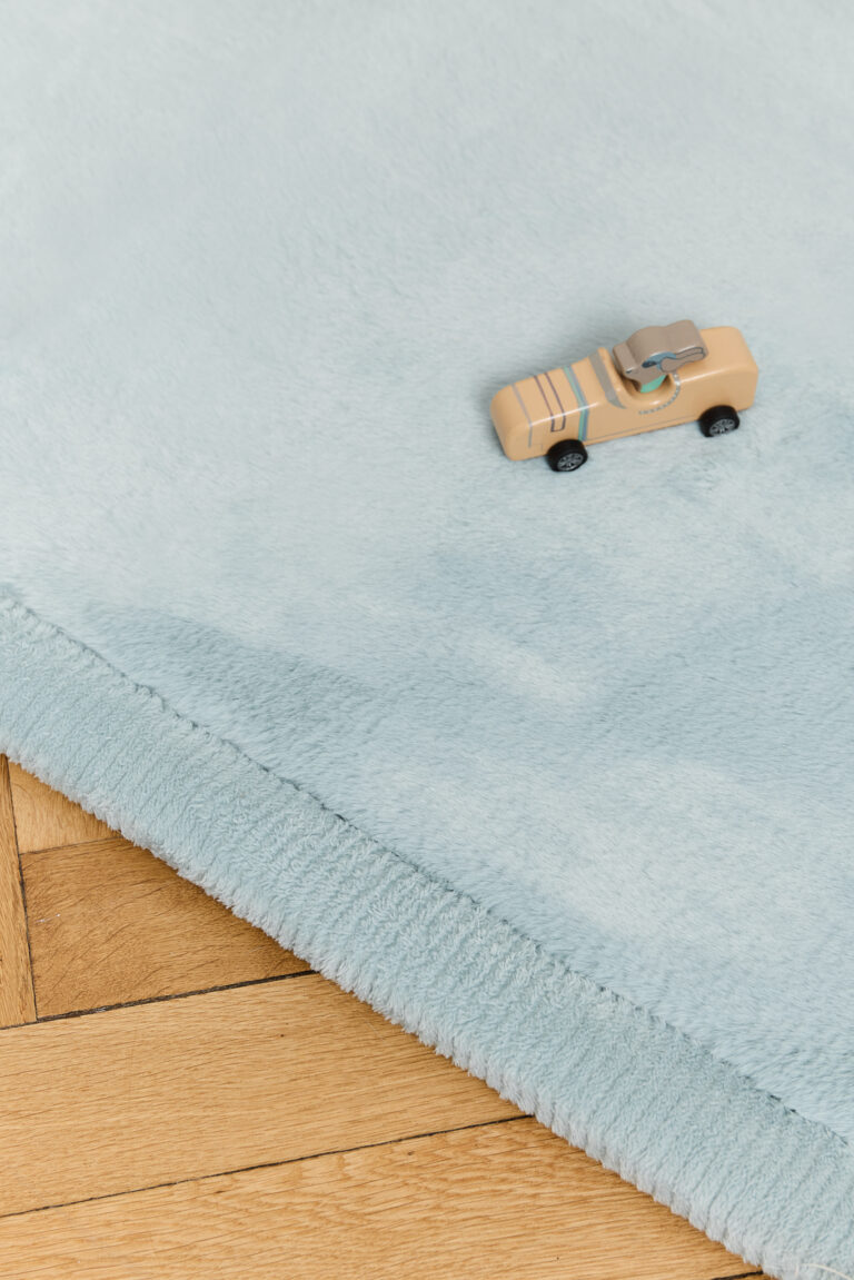 Kids’ Rug Fluffin Square Baby Blue
