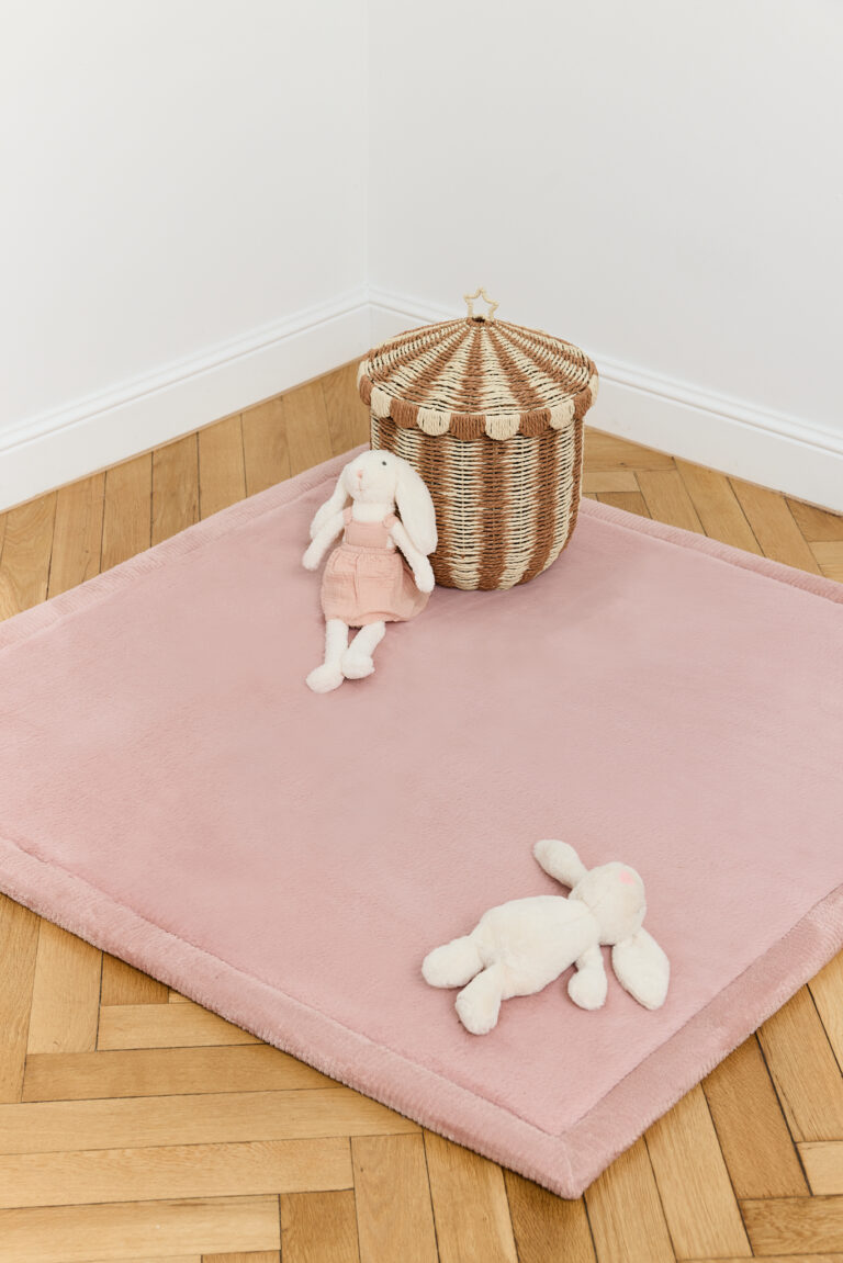 Kids’ Rug Fluffin Square Pink
